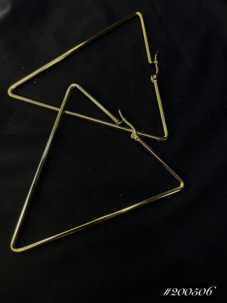 ARETES DE ACERO FORMA DE TRIANGULO