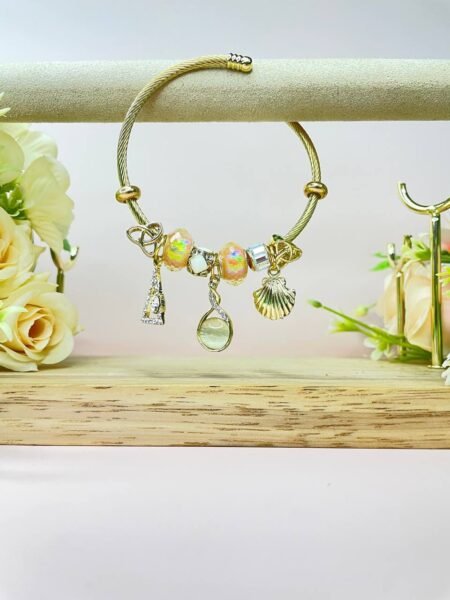 Pulsera Estilo Pandora Conchita y perla dorada