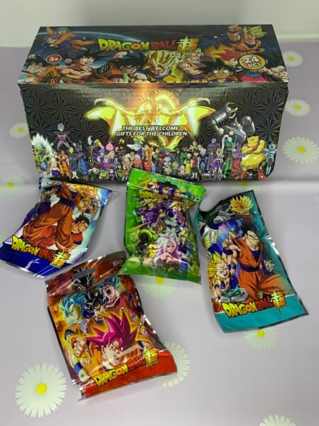 Cartas con figuras de Dragon Ball Z