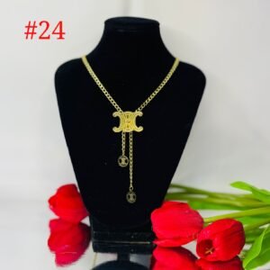 Cadena de acero dorada
