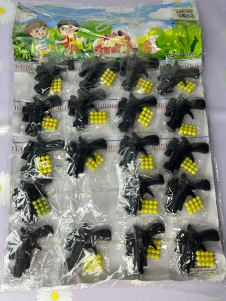 Ristra de armas de juguete con balas