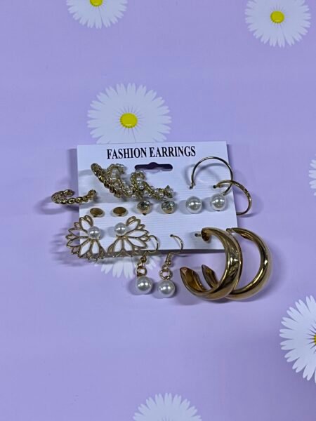 Set de aretes de fantasia dorados
