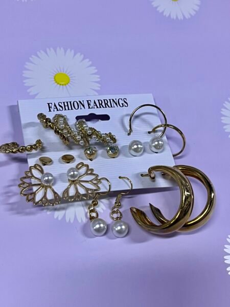 Set de aretes de fantasia dorados - Imagen 2
