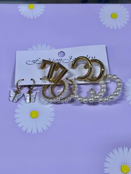 set de aretes de fantasia dorados