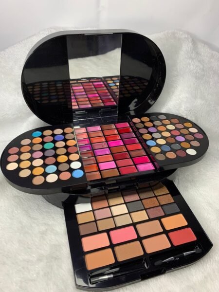 Estuche de maquillaje con espejo